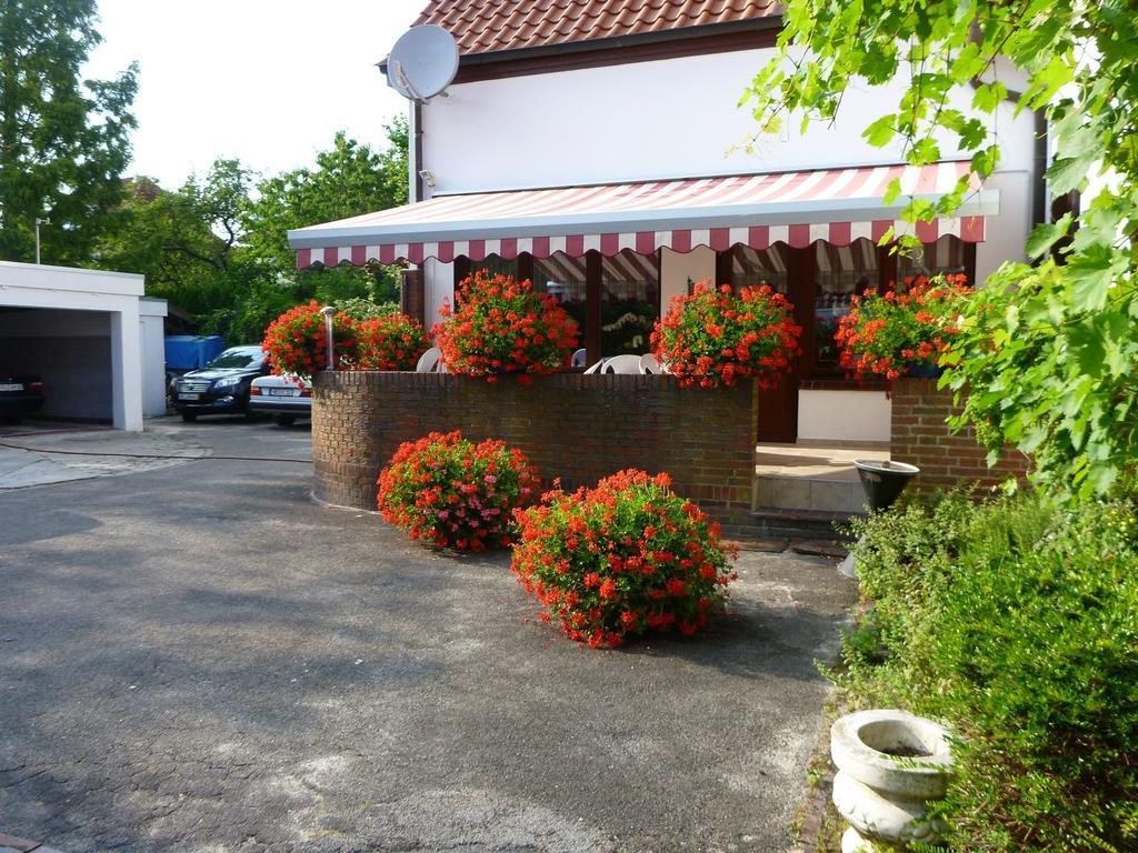 Hotel-Pension Stoeber Jever Exterior foto